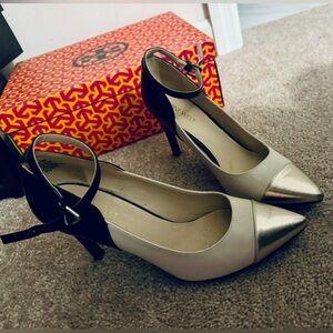 Nine West Black and Gold Women's Heels